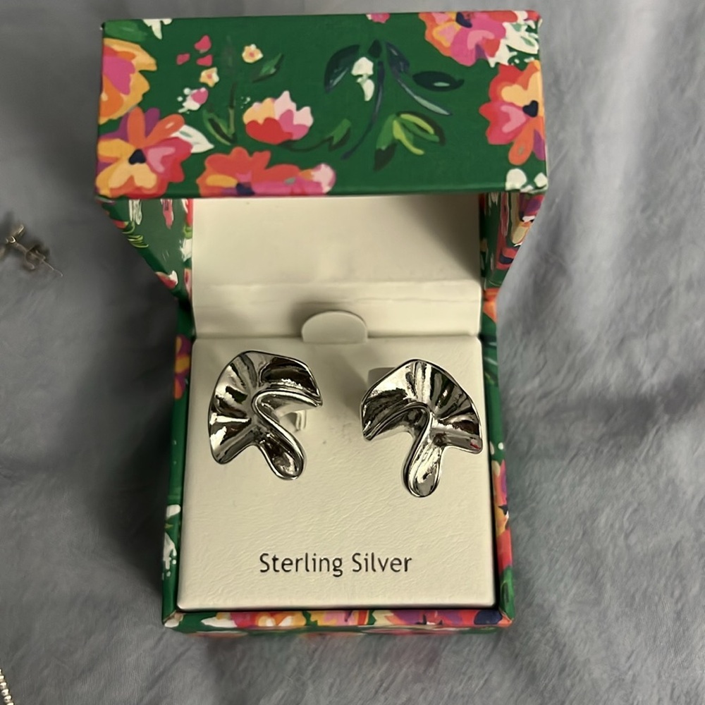 6 piece Silver Jewelry Set - Picture 2 of 5